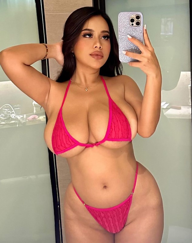 escortsimge-2 Konya Escort Simge Partnerime Verdiğim Hizmetten Memnun Kalmama Şansı Yok